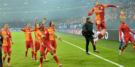 ­G­a­l­a­t­a­s­a­r­a­y­ ­k­ü­m­e­ ­d­ü­ş­e­c­e­k­t­i­­